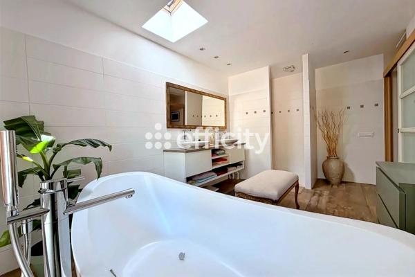 Maison
         6 pièces
        - 207 m² Bien prestige 995 000 € *