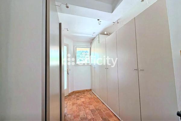 Maison
         6 pièces
        - 207 m² Bien prestige 995 000 € *