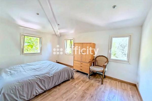 Maison
         6 pièces
        - 207 m² Bien prestige 995 000 € *