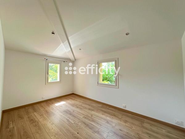 Maison
         6 pièces
        - 207 m² Bien prestige 995 000 € *
