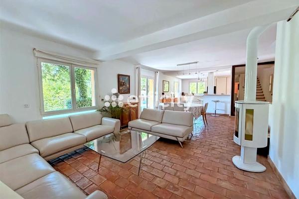 Maison
         6 pièces
        - 207 m² Bien prestige 995 000 € *
