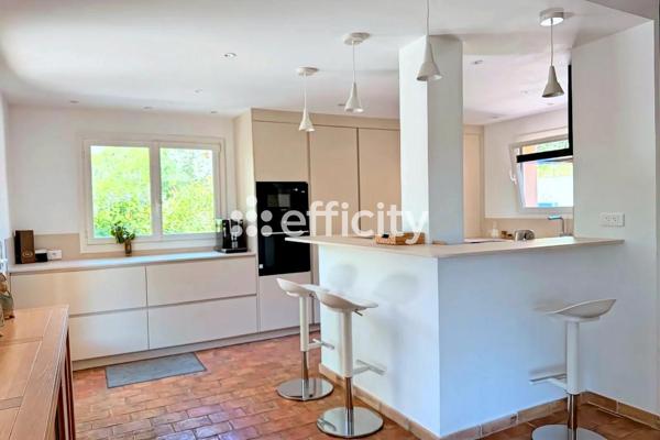Maison
         6 pièces
        - 207 m² Bien prestige 995 000 € *