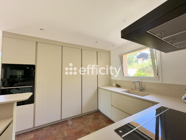 Maison
         6 pièces
        - 207 m² Bien prestige 995 000 € *