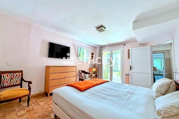 Maison
         6 pièces
        - 207 m² Bien prestige 995 000 € *