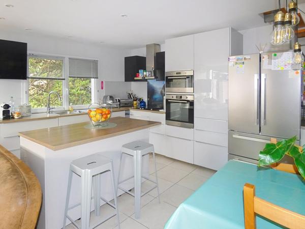 Villa 125m² 4 chambres dont 2 au rez de chaussée sur terrain piscinable de 375m²