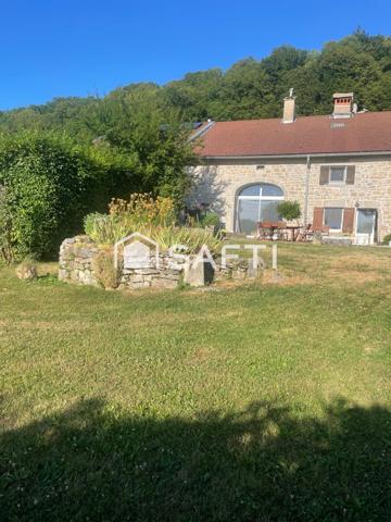 Superbe ferme rénovée,piscine et terrain arboré