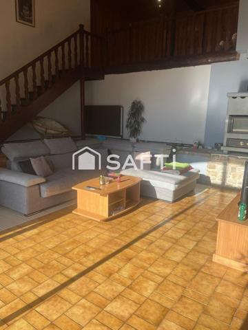 Superbe ferme rénovée,piscine et terrain arboré