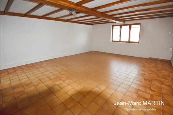 Maison à fort potentiel avec jardin et dépendances – idéal rénovation / investissement