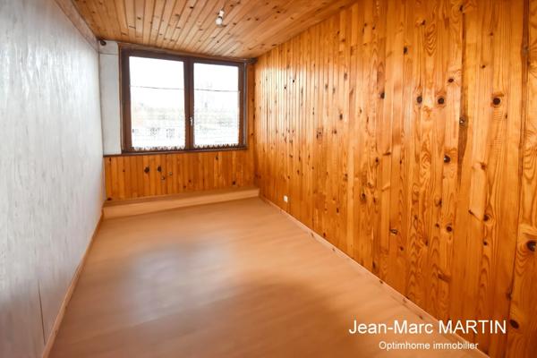 Maison à fort potentiel avec jardin et dépendances – idéal rénovation / investissement