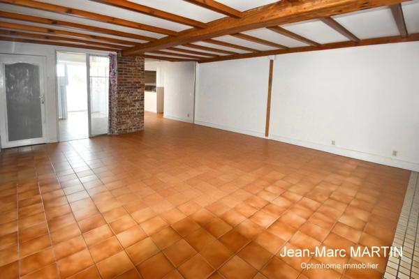 Maison à fort potentiel avec jardin et dépendances – idéal rénovation / investissement