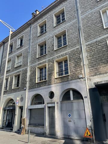 Poitiers (86000) IMMEUBLE POITIERS GARE DE 265 M2 A RENOVER + JARDINET