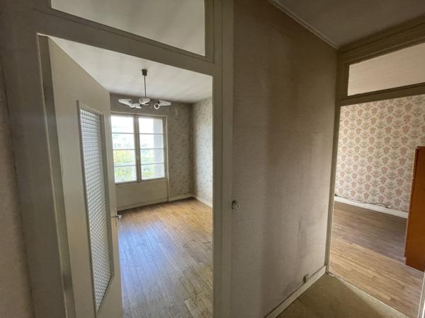 Poitiers (86000) IMMEUBLE POITIERS GARE DE 265 M2 A RENOVER + JARDINET