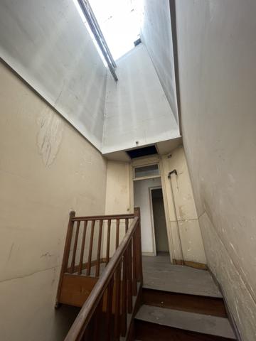 Poitiers (86000) IMMEUBLE POITIERS GARE DE 265 M2 A RENOVER + JARDINET