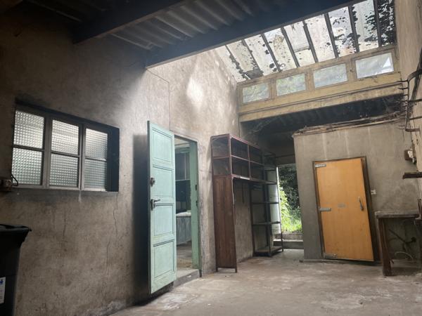 Poitiers (86000) IMMEUBLE POITIERS GARE DE 265 M2 A RENOVER + JARDINET