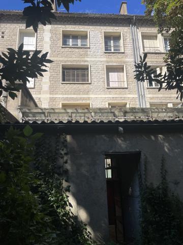 Poitiers (86000) IMMEUBLE POITIERS GARE DE 265 M2 A RENOVER + JARDINET