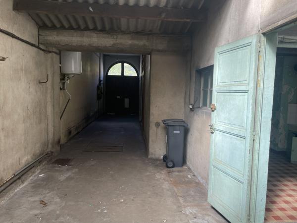 Poitiers (86000) IMMEUBLE POITIERS GARE DE 265 M2 A RENOVER + JARDINET