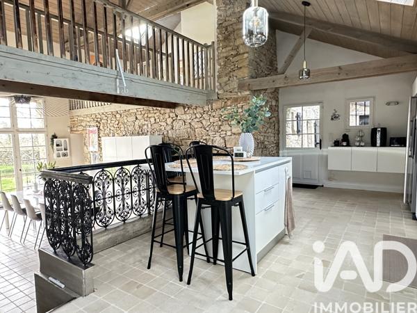 Maison à vendre 10 pièces 256 m² Saint-Étienne-de-Montluc