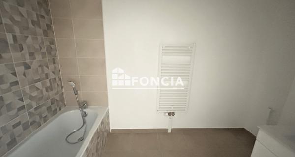 Location Appartement 4 pièces 77.65 m² - Gargenville 78440