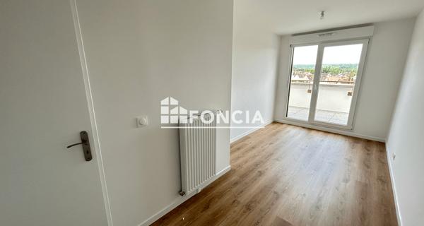 Location Appartement 4 pièces 77.65 m² - Gargenville 78440