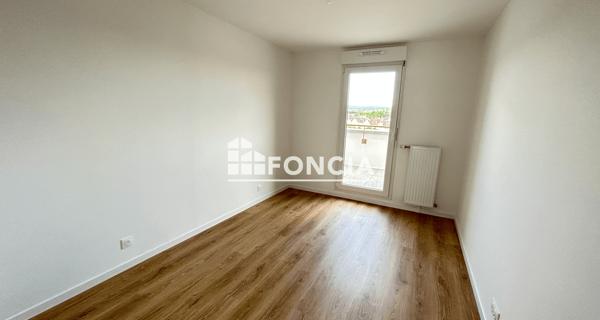 Location Appartement 4 pièces 77.65 m² - Gargenville 78440