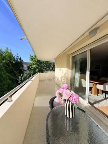 Bordeaux SAINT SEURI Bel Appartement de standing vue sur jardins 3 chambres
