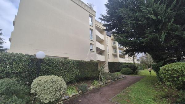 Bordeaux SAINT SEURI Bel Appartement de standing vue sur jardins 3 chambres