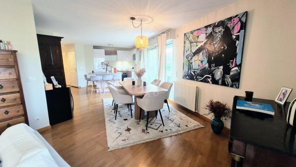 Bordeaux SAINT SEURI Bel Appartement de standing vue sur jardins 3 chambres