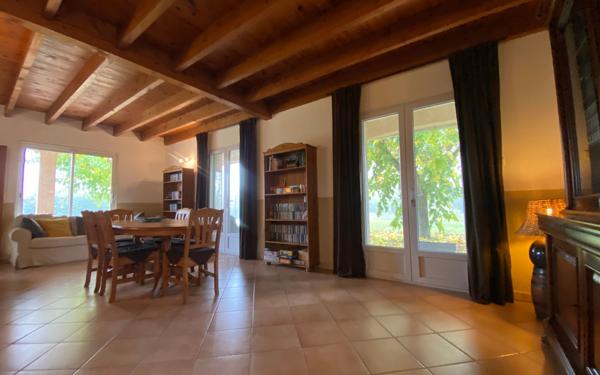 Maison à vendre    5 pièces • 150 m2 La Ville-Dieu-du-Temple