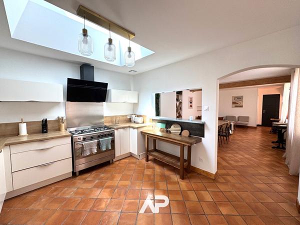 Maison 160m2 - La Rochelle centre ville €936 000 ** - Référence JH585ED2