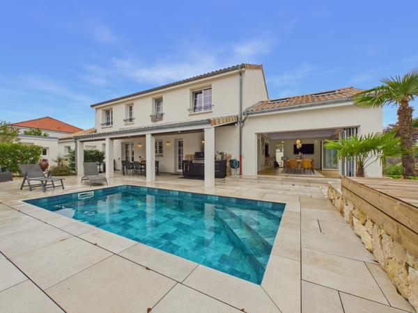 VILLA CONTEMPORAINE D'EXCEPTION   PRESTATIONS HAUT DE GAMME