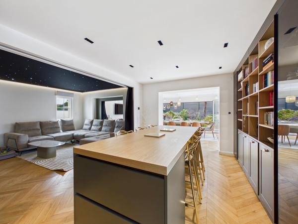 VILLA CONTEMPORAINE D'EXCEPTION   PRESTATIONS HAUT DE GAMME