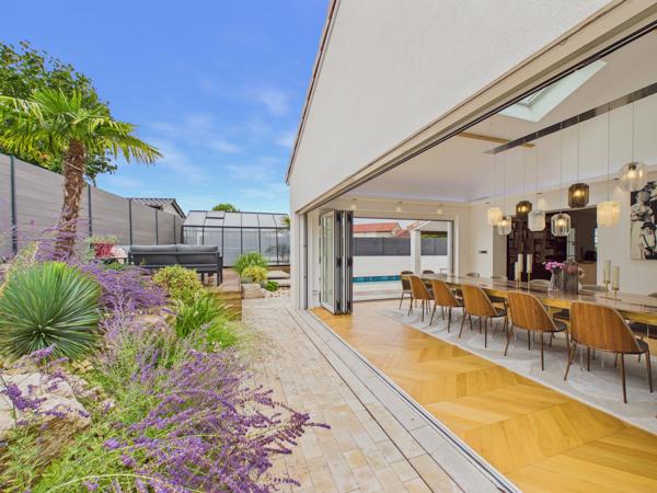 VILLA CONTEMPORAINE D'EXCEPTION   PRESTATIONS HAUT DE GAMME