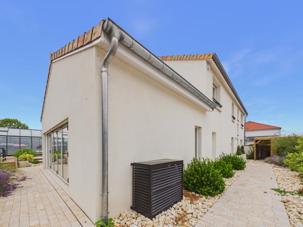 VILLA CONTEMPORAINE D'EXCEPTION   PRESTATIONS HAUT DE GAMME