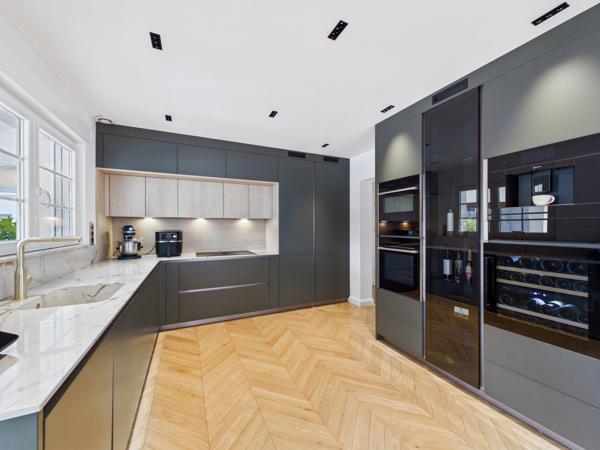 VILLA CONTEMPORAINE D'EXCEPTION   PRESTATIONS HAUT DE GAMME