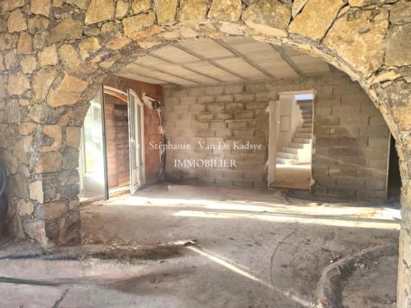 Immobilier Les Arcs (83460) – Propriété 188m2 – 429 000 €