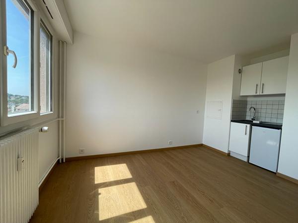 Studio à louer à Melun - Réf 2208