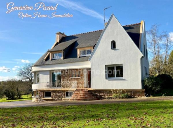 Propriété d'exception composée de quatre bâtisses harmonieusement intégrées dans leur environnement