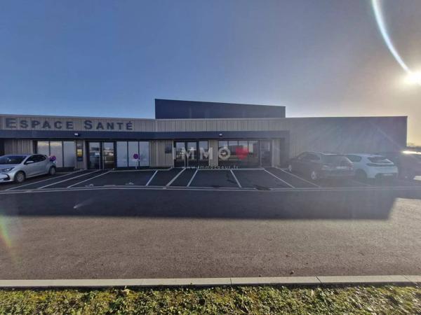 LOCAL 300M² DIVISIBLES FERRIERES D'AUNIS