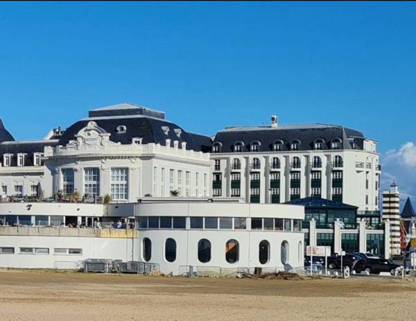 INVESTISSEMENT LOCATIF – TROUVILLE SUR MER – Résidence de tourisme SOWELL HÔTELS Le Beach - 5,05 % de rentabilité