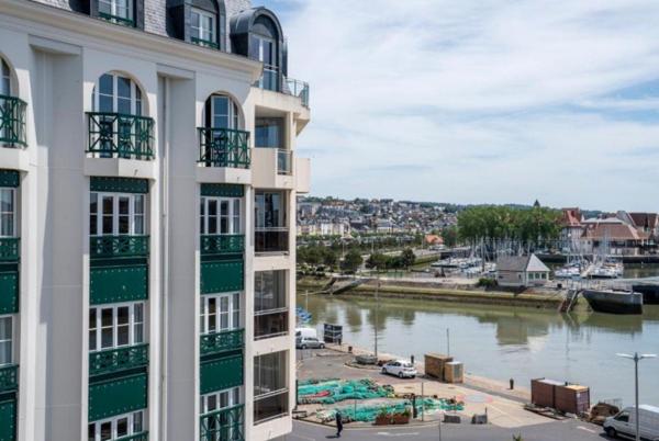 INVESTISSEMENT LOCATIF – TROUVILLE SUR MER – Résidence de tourisme SOWELL HÔTELS Le Beach - 5,05 % de rentabilité