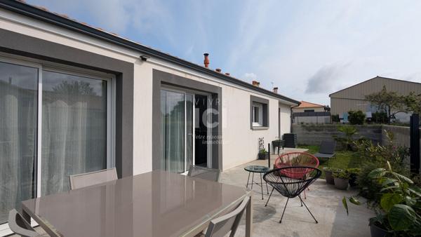 Maison contemporaine de plain-pied - CHAMPTOCEAUX / 108.88m² - 4 chambres - Garage - Terrasse - Jardin