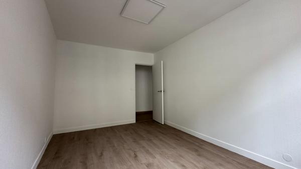 Bureaux à VENDRE d'une surface de 131,85 m2 situé en centre ville de Compiègne