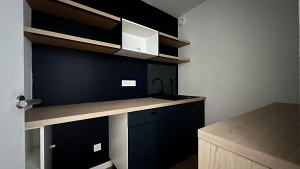 Bureaux à VENDRE d'une surface de 131,85 m2 situé en centre ville de Compiègne