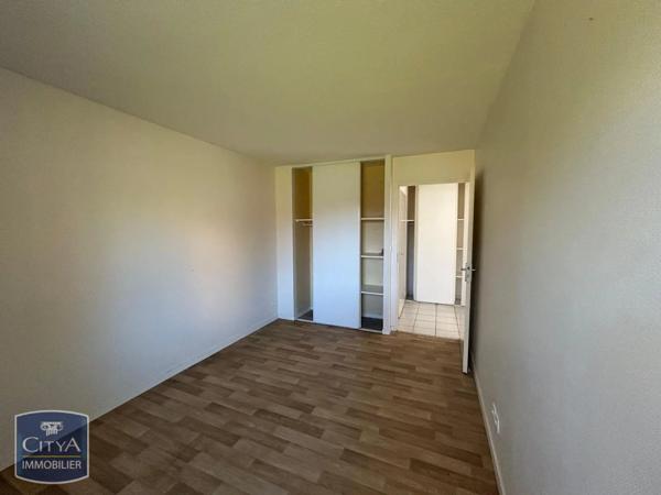 Appartement à louer 2 pièces 55.98m²