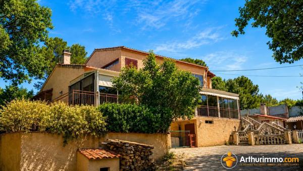 Vente                                                      Propriété
                        
                     7 pièces                      195 m2                     à Pourrières