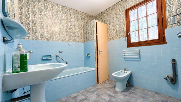 Vente                                                      Propriété
                        
                     7 pièces                      195 m2                     à Pourrières