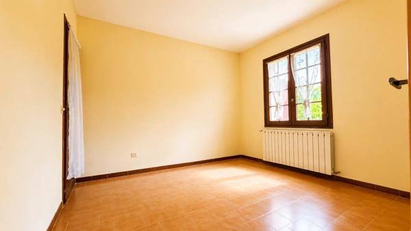 Vente                                                      Propriété
                        
                     7 pièces                      195 m2                     à Pourrières