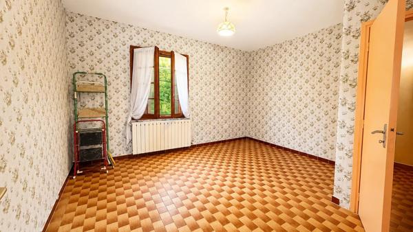 Vente                                                      Propriété
                        
                     7 pièces                      195 m2                     à Pourrières