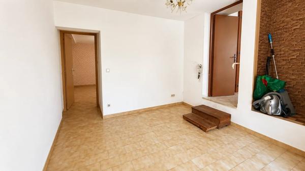 Vente                                                      Propriété
                        
                     7 pièces                      195 m2                     à Pourrières