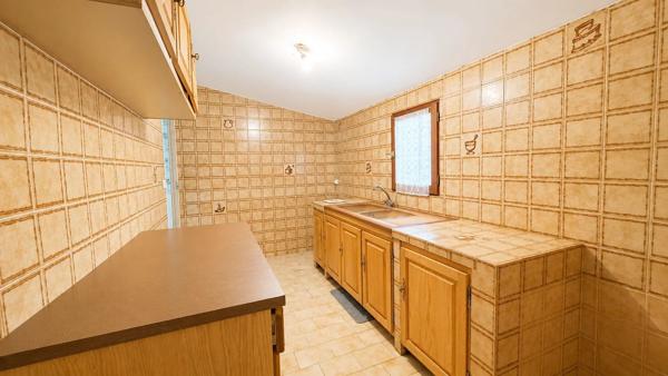 Vente                                                      Propriété
                        
                     7 pièces                      195 m2                     à Pourrières